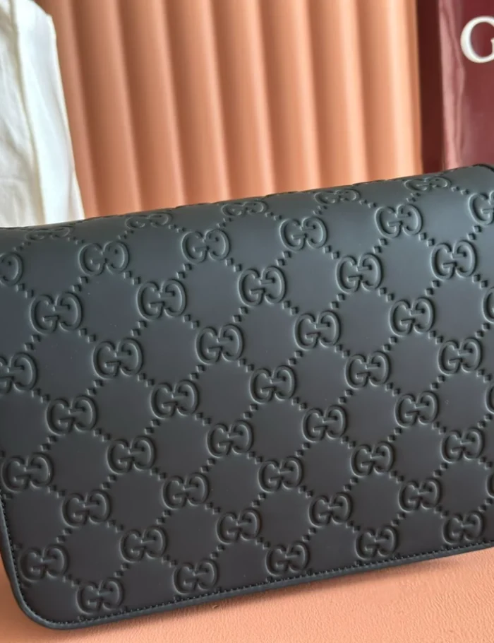 GUCCI-MONOGRAM-DEBOSSED-LEATHER-CROSS-BODY-BAG-BLACK-BG131-6.webp