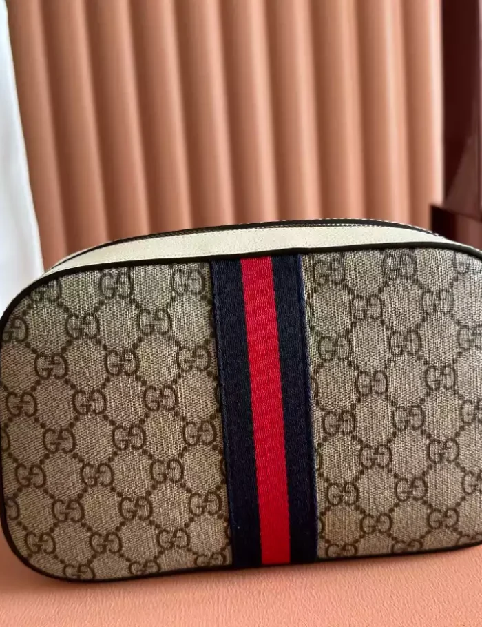 GUCCI-PRE-OWNED-OPHIDIA-CAMERA-SHOULDER-BAG-BG137-2.webp