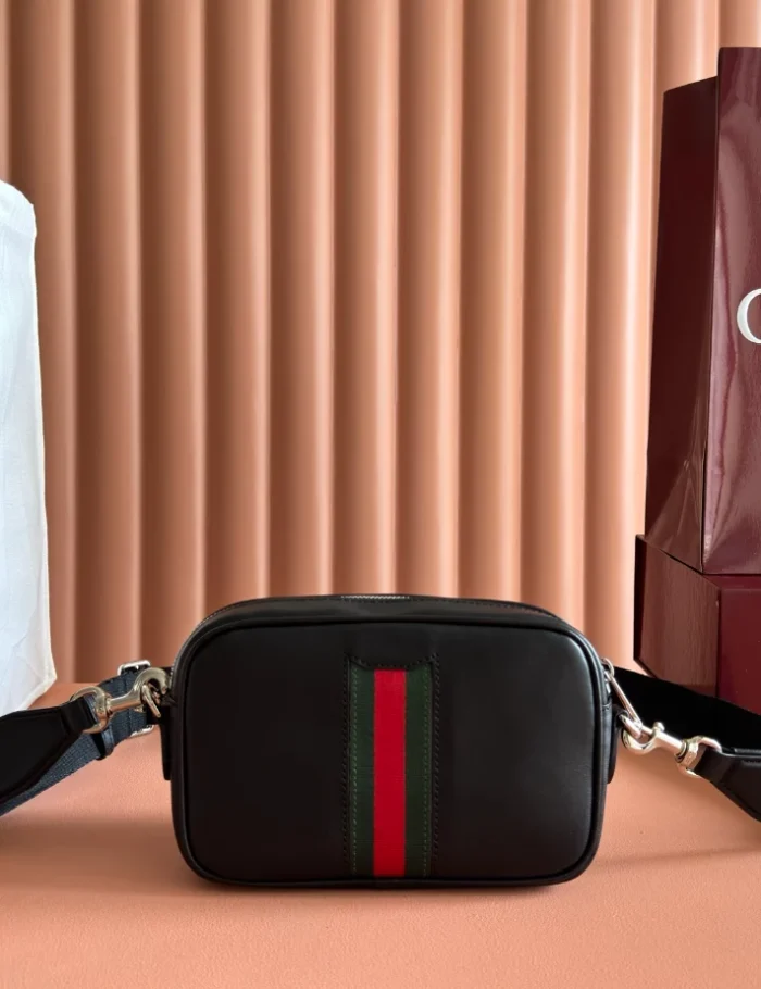 GUCCI-WEB-TRADEMARK-MINI-BAG-BG129-5.webp