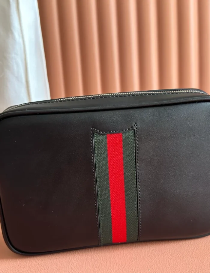 GUCCI-WEB-TRADEMARK-SMALL-CROSSBODY-BAG-IN-BLACK-LEATHER-BG130-4.webp