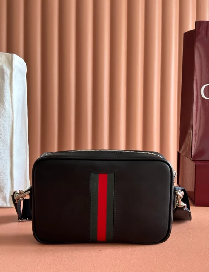 GUCCI-WEB-TRADEMARK-SMALL-CROSSBODY-BAG-IN-BLACK-LEATHER-BG130-7.webp