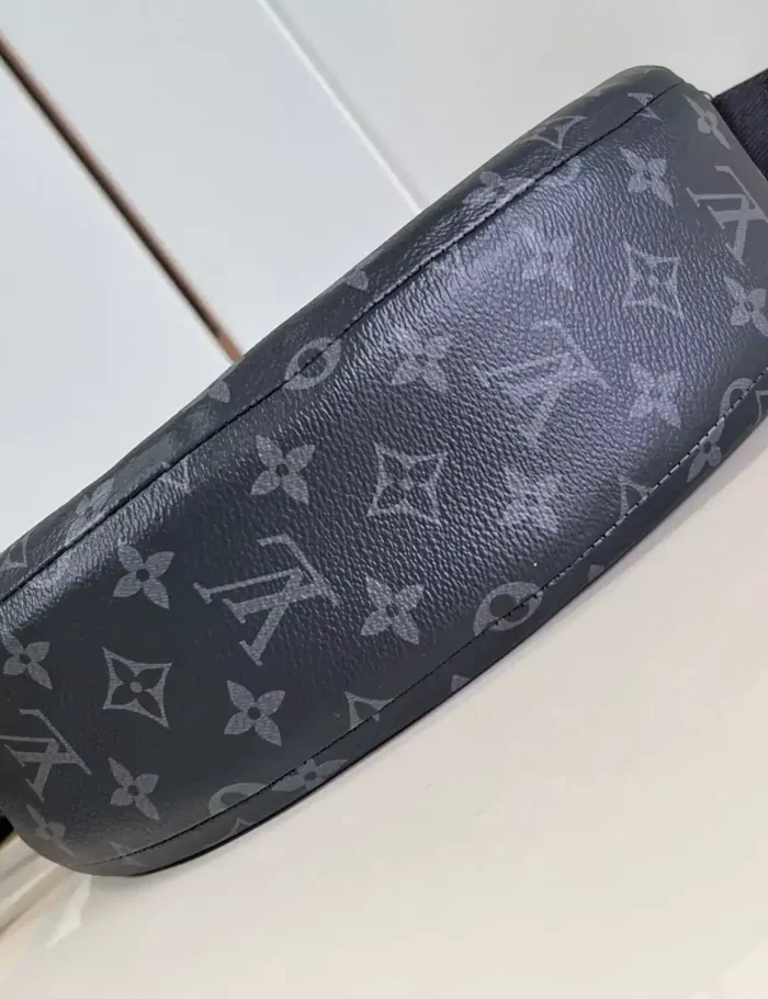HAMAC-BAG-PM-BLACK-MONOGRAM-ECLIPSE-CANVAS-M47158-LW446-6.webp