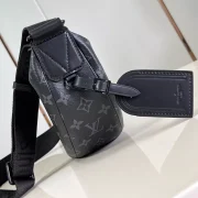 HAMAC-BAG-PM-BLACK-MONOGRAM-ECLIPSE-CANVAS-M47158-LW446-7.webp