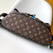 LOUIS-VUITTON-CHRISTOPHER-MM-MON-MONOGRAM-LW475-4.webp