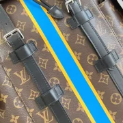 LOUIS-VUITTON-CHRISTOPHER-MM-MONOGRAM-ECLIPSE-LW457-7.webp