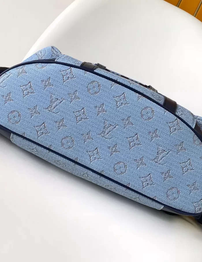 LOUIS-VUITTON-CHRISTOPHER-MM-MONOGRAM-MACASSAR-CANVAS-LW487-10.webp