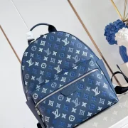 LOUIS-VUITTON-DISCOVERY-PM-MONOGRAM-SHADOW-BACKPACK-LW488-4.webp