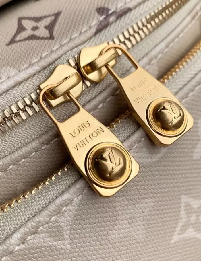 LOUIS-VUITTON-RUSH-BUMBAG-LW486-2.webp