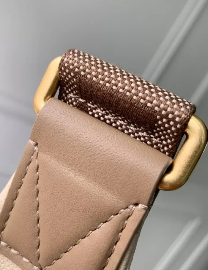 LOUIS-VUITTON-RUSH-BUMBAG-LW486-3.webp