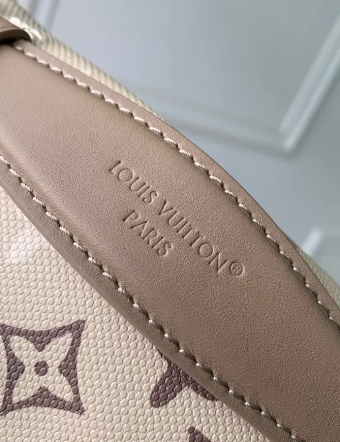 LOUIS-VUITTON-RUSH-BUMBAG-LW486-7.webp