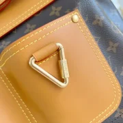 LOUIS-VUITTON-STEAMER-30-MONOGRAM-ARCHIVE-LW458-7.webp