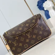 Louis-Vuitton-Toiletry-Bag-Brown-Monogram-Eclipse-Canvas-LW150-8.webp
