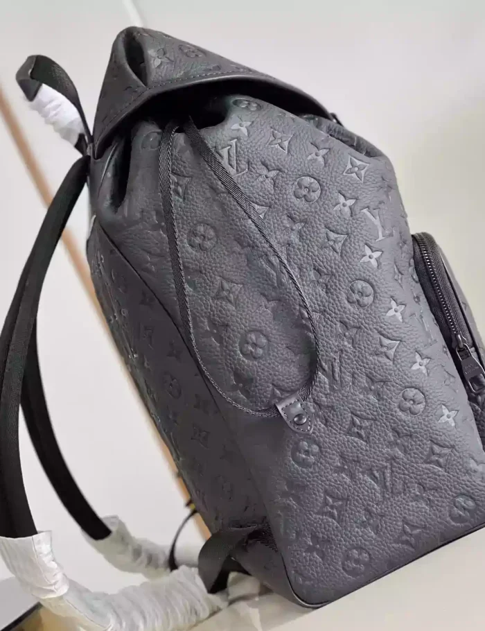 MONTSOURIS-BACKPACK-IN-BLACK-M23127-LW341-3.webp