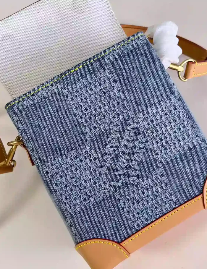 NANO-STEAMER-BLUE-DAMIER-DENIM-3D-N40751-LW443-2.webp