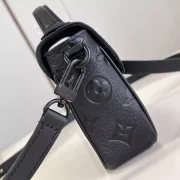 PICO-S-LOCK-BLACK-TAURILLON-MONOGRAM-M83148-LW447-4.webp