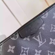 POCHETTE-ACCESSOIRE-XL-BLACK-MONOGRAM-ECLIPSE-CANVAS-M11741-LW445-4.webp