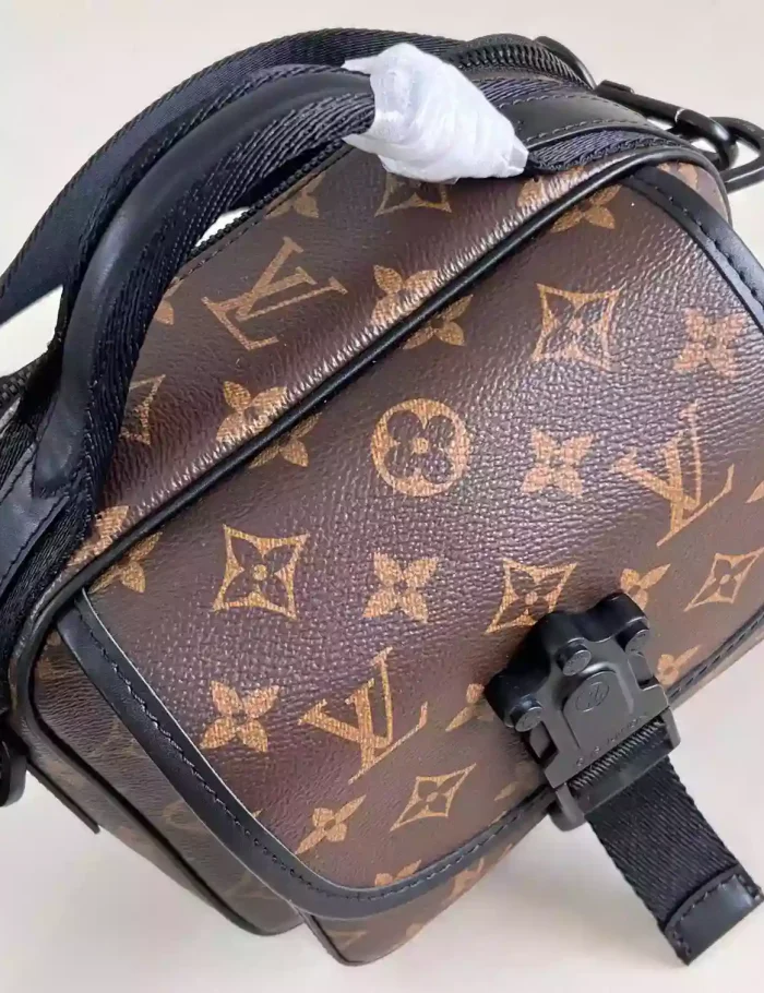 QUEST-MESSENGER-BAG-MONOGRAM-MACASSAR-COATED-CANVAS-M46973-LW449-3.webp