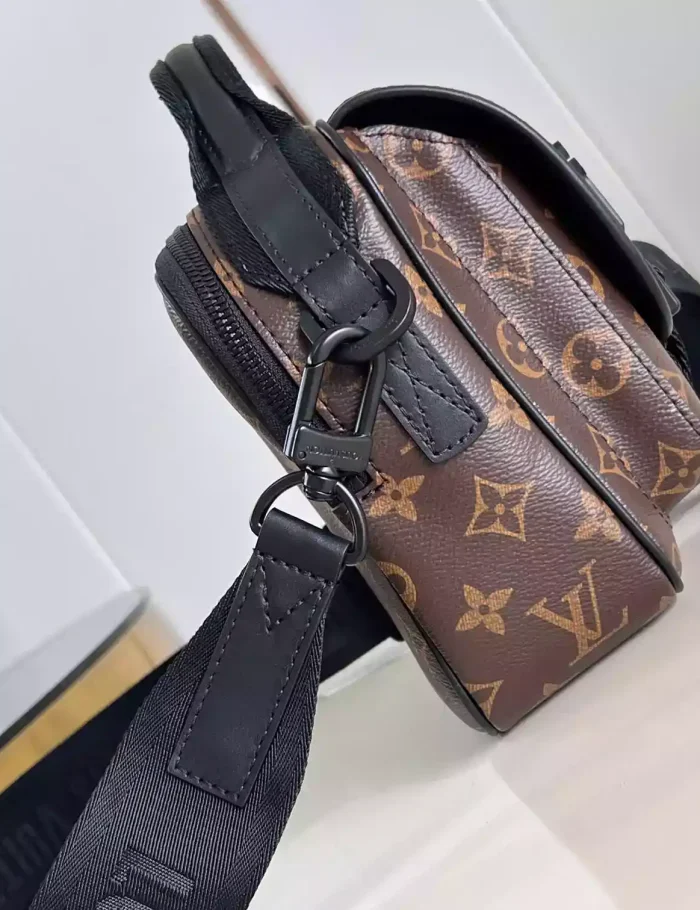 QUEST-MESSENGER-BAG-MONOGRAM-MACASSAR-COATED-CANVAS-M46973-LW449-5.webp