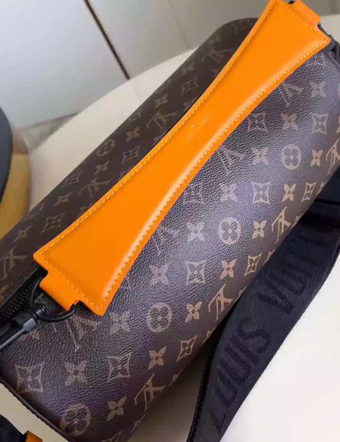 SOFT-POLOCHON-MM-MONOGRAM-MACASSAR-CANVAS-M46691-LW452-9.webp