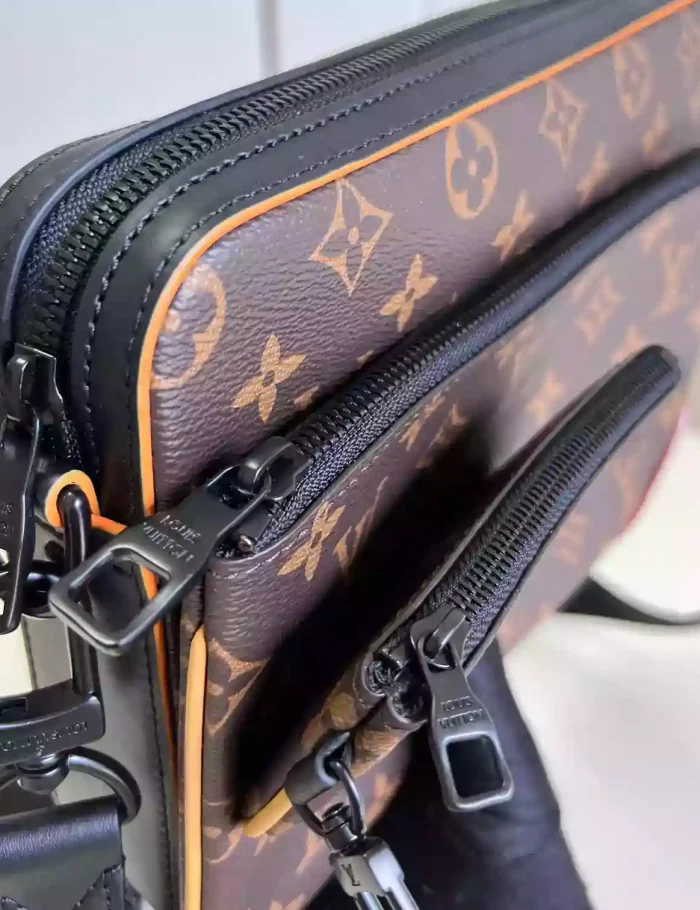 TRIO-MESSENGER-BAG-MONOGRAM-MACASSAR-M46694-LW453-4.webp