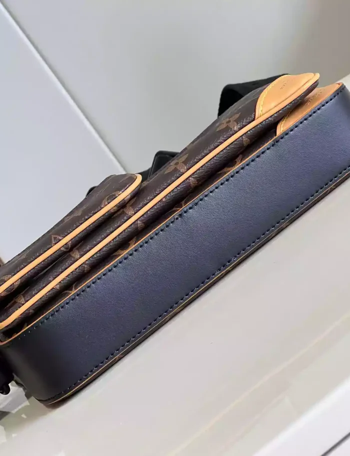 TRIO-MESSENGER-BAG-MONOGRAM-MACASSAR-M46694-LW453-7.webp