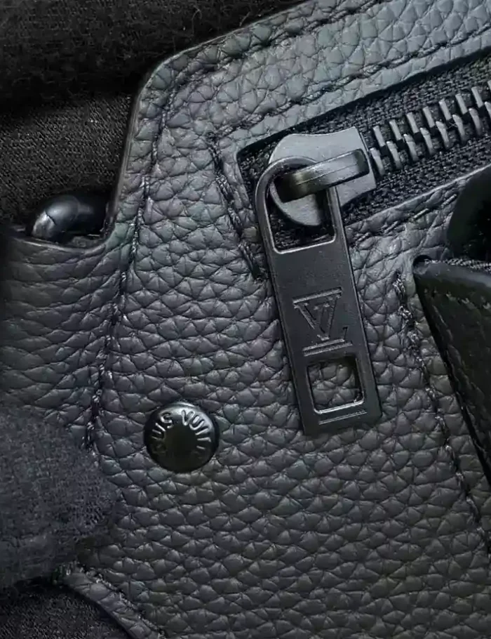 Takeoff-Bumbag-Black-LV-Aerogram-M57081-LW232-2.webp