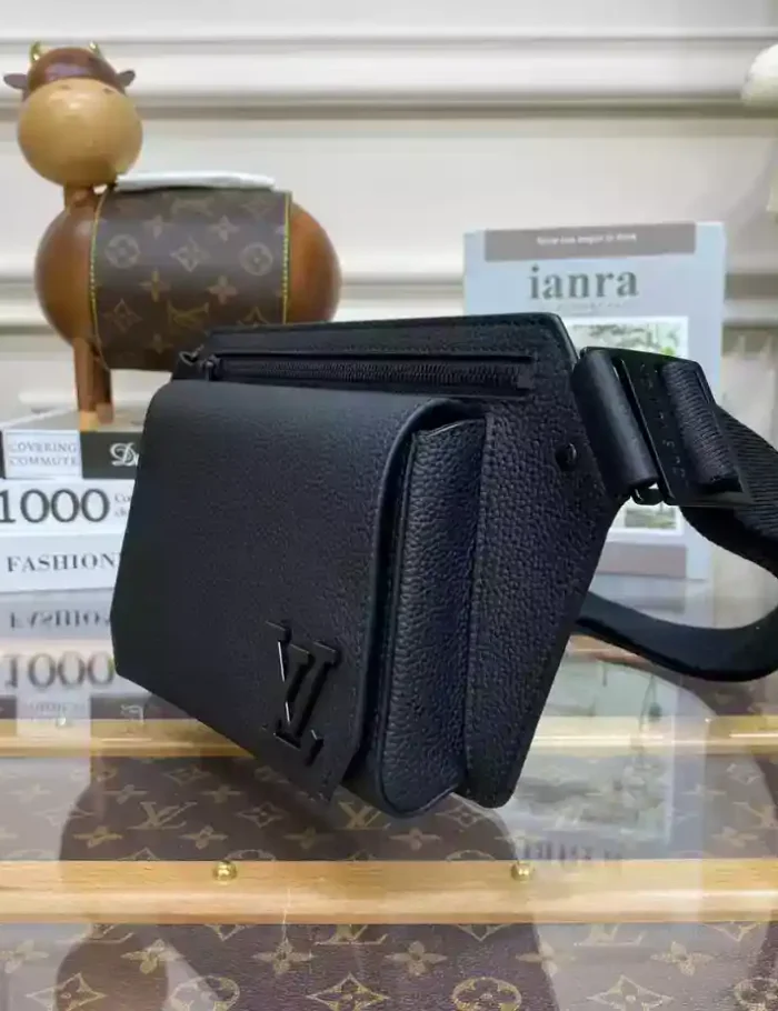 Takeoff-Bumbag-Black-LV-Aerogram-M57081-LW232-3.webp