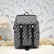 dior-explorer-backpack-beige-and-black-oblique-jacquard-dio021-y0nwk.jpg