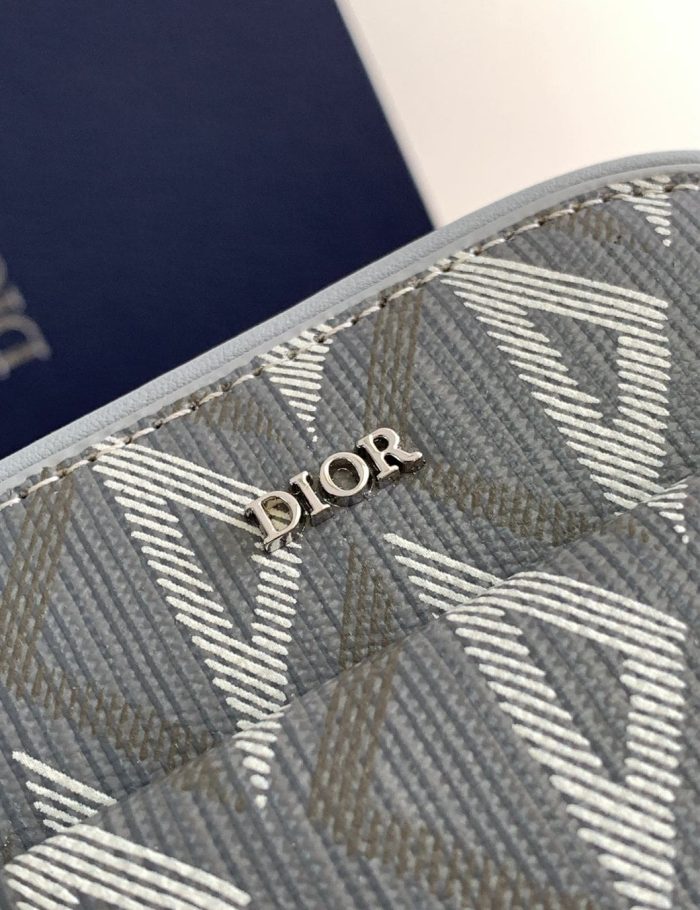 dior-hit-the-road-vertical-pouch-dio046-8fsuz.jpg