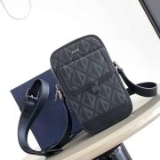 dior-hit-the-road-vertical-pouch-dio047-tjyzn.jpg