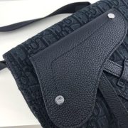 dior-saddle-pouch-black-oblique-jacquard-dio003-fw2r9.jpeg