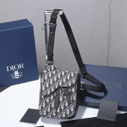 dior-saddle-rectangular-crossbody-pouch-dio037-pbasv.gif