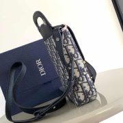 dior-saddle-vertical-pouch-with-strap-dio048-ufc2j.jpg