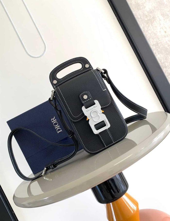 dior-saddle-vertical-pouch-with-strap-dio049-vvjxa.jpg