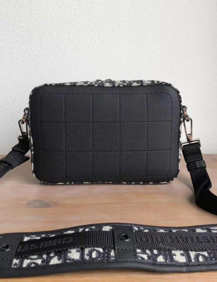 dior-safari-messenger-bag-beige-and-black-dior-oblique-jacquard-dio001-pdkel.jpeg