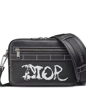 DIOR X PETER DOIG SAFFARI MESSENGER BAG – DIO022