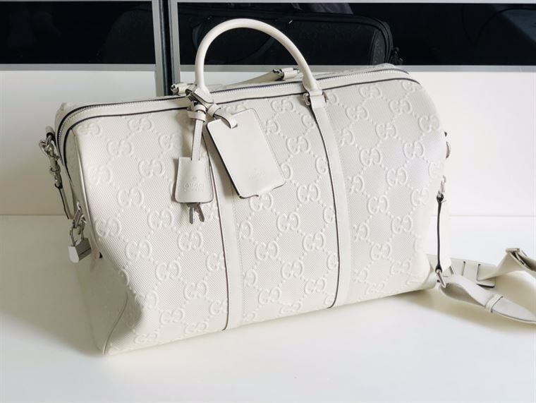 What Are Designer Replicas and How Are They Different From Luxury Originals?